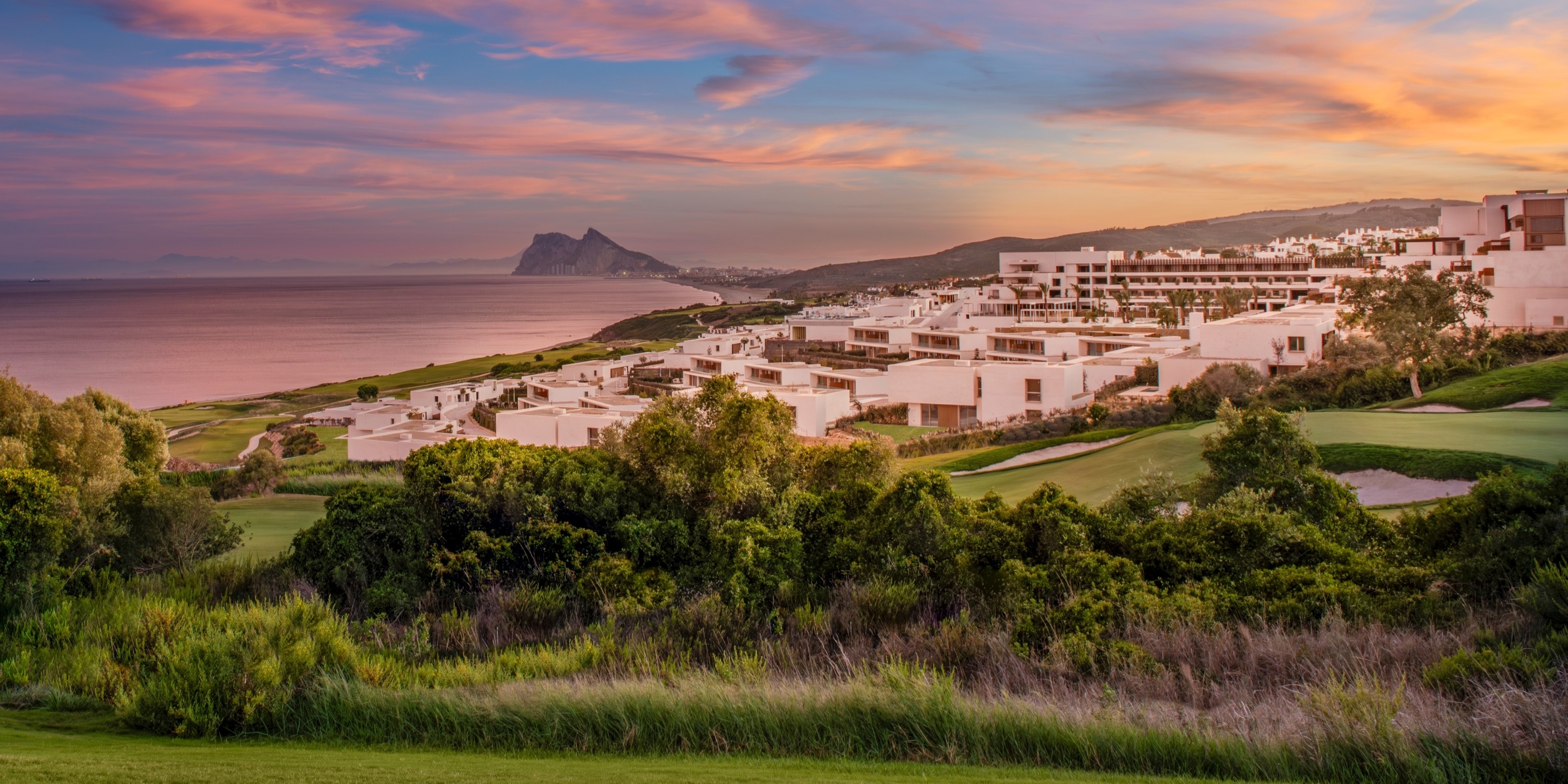 fairmont-la-hacienda-hotel-golf-course-and-view-to-gibraltar--la-alcaidesa--andalucia-spain_54764142827_o (1)