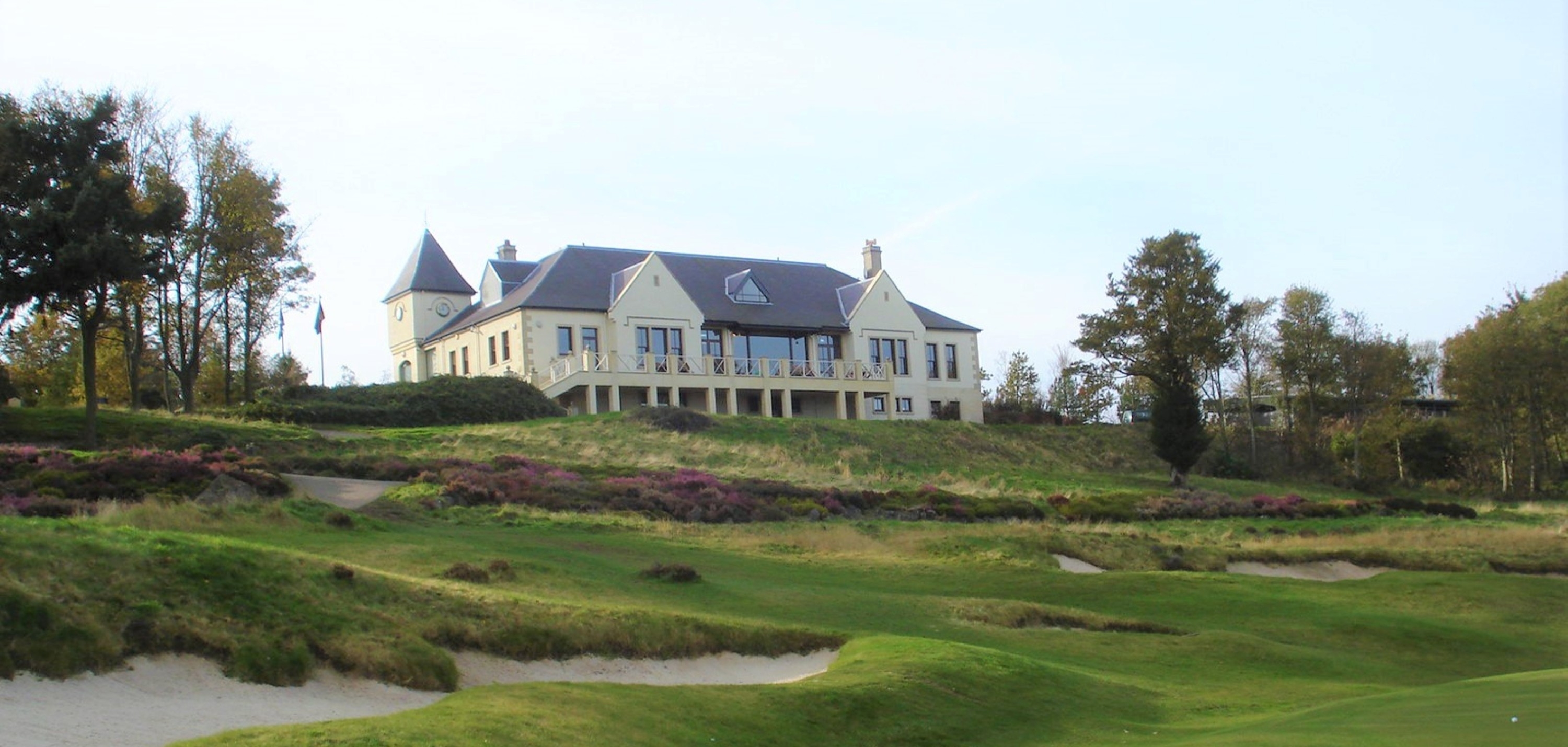 dukes-golf-clubhouse
